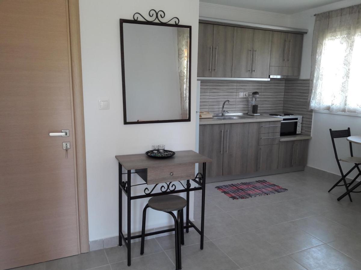 Alexandra'S Houses Villa โตโรนี ภายนอก รูปภาพ