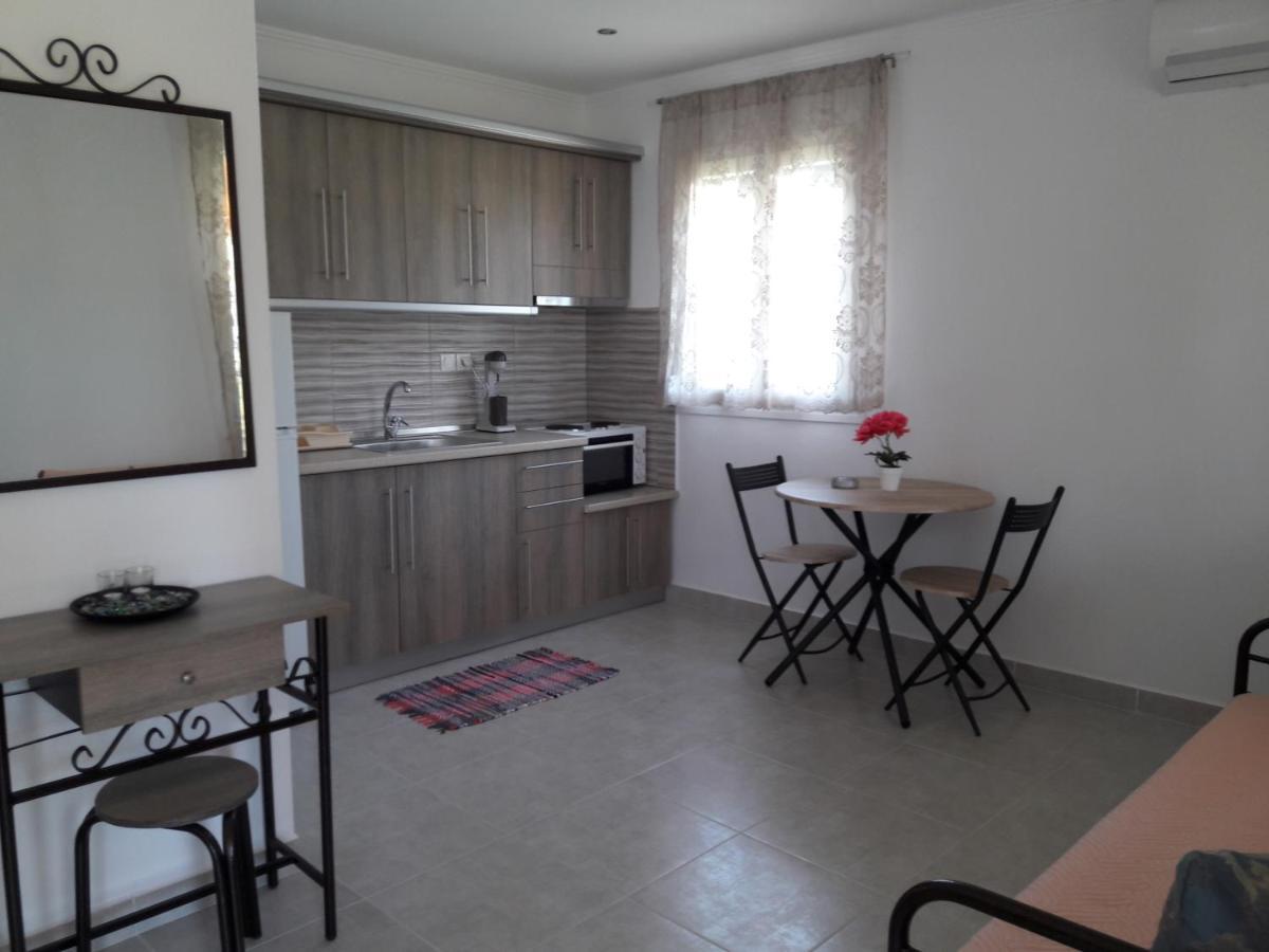 Alexandra'S Houses Villa โตโรนี ภายนอก รูปภาพ